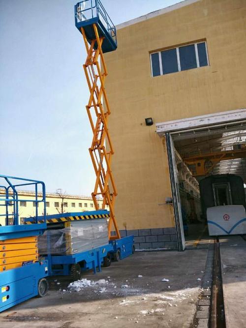 新疆乌鲁木齐厂家直销10m全自行液压升降机 移动式高空作业平台 单人